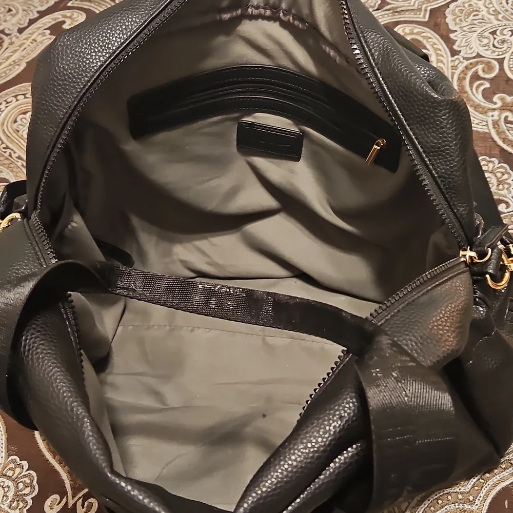 XtraLARGE NICOLE MILLER BLACK & GOLD PEBBLED DIAPER/MESSENGER/TRAVEL/DUFFLE BAG.